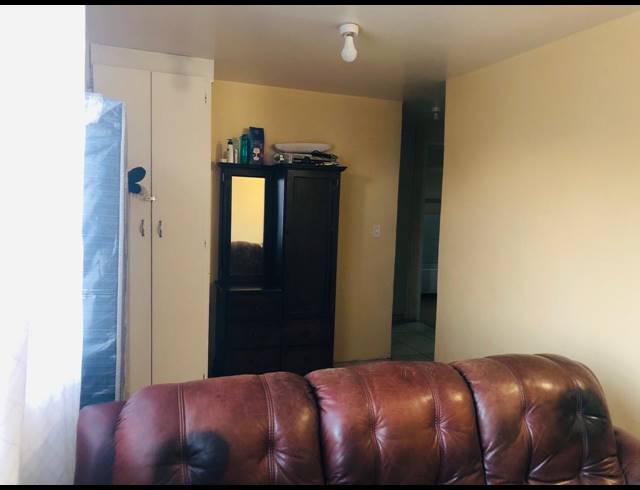 1 BEDROOM APARTMENT FOR SALE IN RUSTENBURG CENTRAL